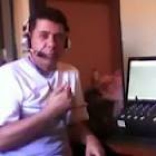 em breve entrevista com os artista ao vivo aqui
